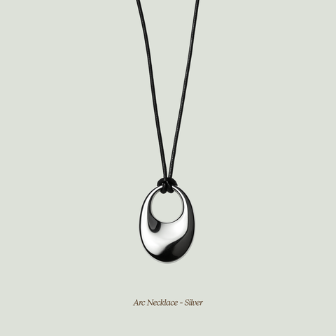 Arc Necklace
